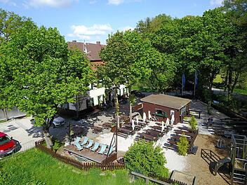 Schwabach: Oberstufenparty in Biergarten frühzeitig abgebrochen - Betreiber schickt Gäste nach Hause