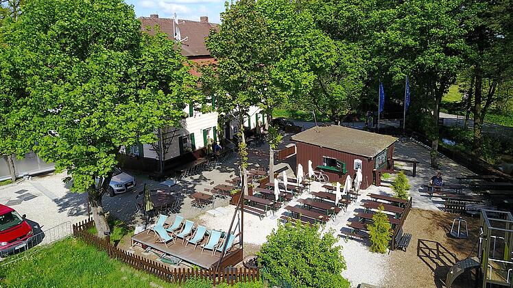 Schwabach: Oberstufenparty in Biergarten frühzeitig abgebrochen - Betreiber schickt Gäste nach Hause