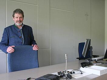 Amtsgerichtsdirektor Paul Spengler in einem der Kitzinger Gerichtssäle. Fotos: Sabine Paulus