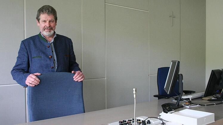 Amtsgerichtsdirektor Paul Spengler in einem der Kitzinger Gerichtssäle. Fotos: Sabine Paulus