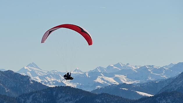 Paraglider in den Alpen