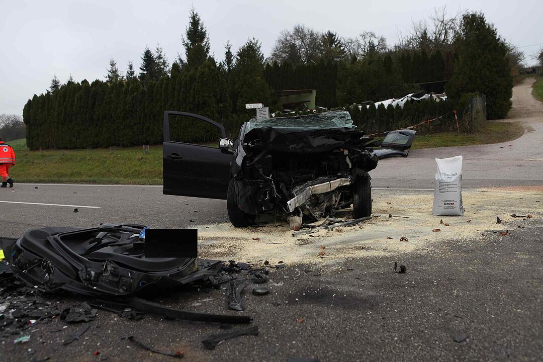 Ansbach: Frontalcrash - zwei Schwerverletzte
