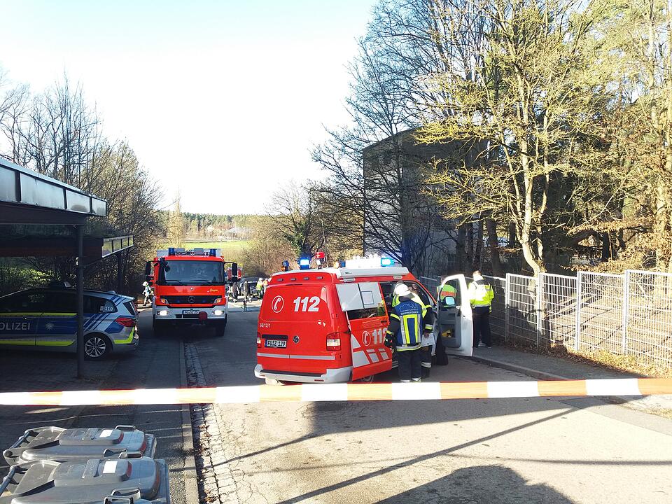 Gasaustritt im Kindergarten: Kompletter Ortskern von Zirndorf-Weiherhof gesperrt