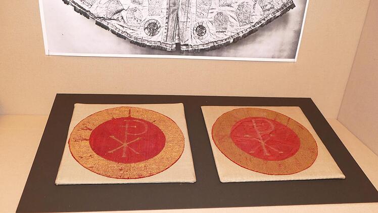 .     Die textilen Kostbarkeiten im Steinsaal des Diözesanmuseums sind weltweit einzigartige historische Zeugnisse. Foto: Marion Krüger-Hundrup