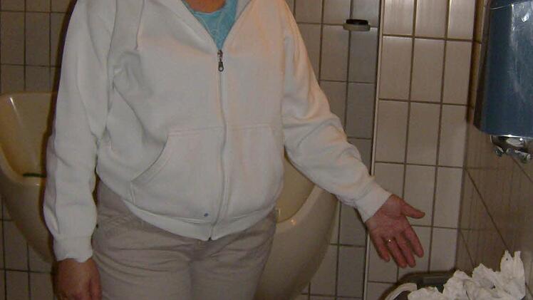 Beschädigte Toiletten bei Elke Sandner