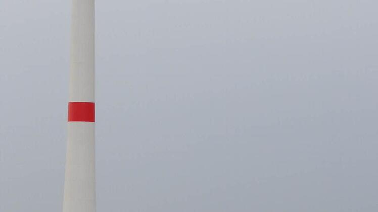 Die Energiewende bekommt auch in der Landschaft bei Lonnerstadt ein Gesicht. Foto: Andreas Dorsch