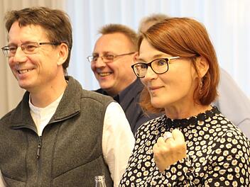 Manfred Bachmayer und Astrid Marschall freuen sich über das gute Ergebnis ihrer Partei.  Foto: Christian Bauriedel