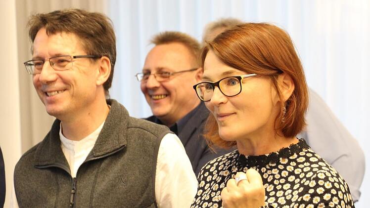 Manfred Bachmayer und Astrid Marschall freuen sich über das gute Ergebnis ihrer Partei.  Foto: Christian Bauriedel