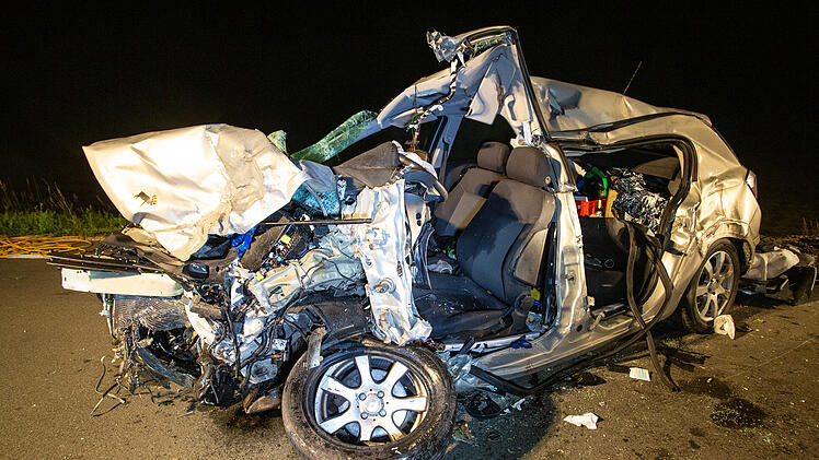 "Der Aufprall war massiv": 52-J&auml;hriger bei Frontalkollision t&ouml;dlich verletzt