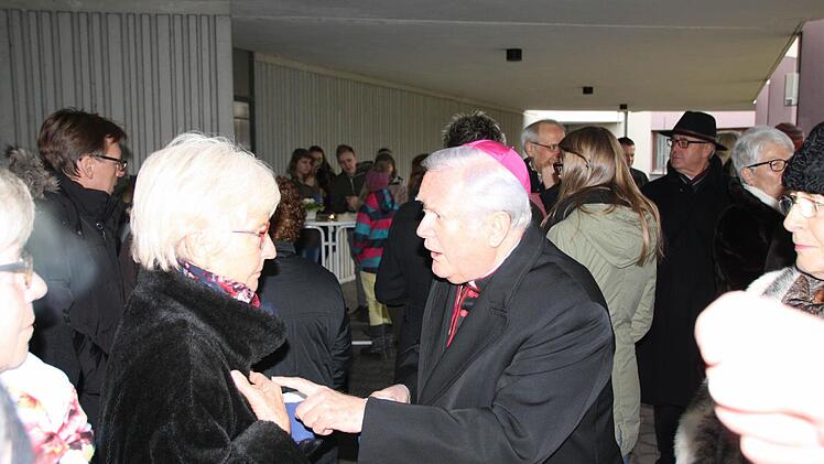 Bilder vom Besuch des Bischofs in Garitz. Fotos: Ralf Ruppert