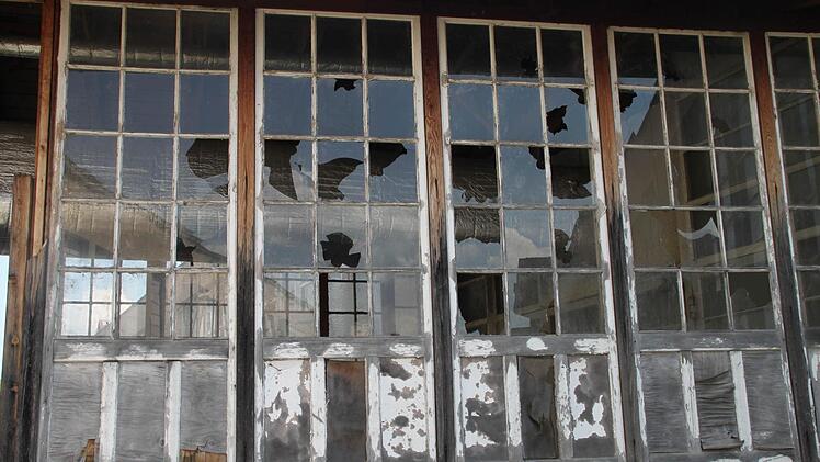 Viele Scheiben sind geworfen worden.