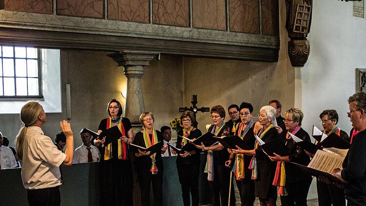Impressionen vom Friedensdank-Konzert in St. Laurentius in MeederFoto: Jochen Berger