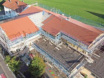 Auf dem Dach der Turnhalle soll eine Photovoltaikanlage installiert werden. Foto: Pauline Lindner