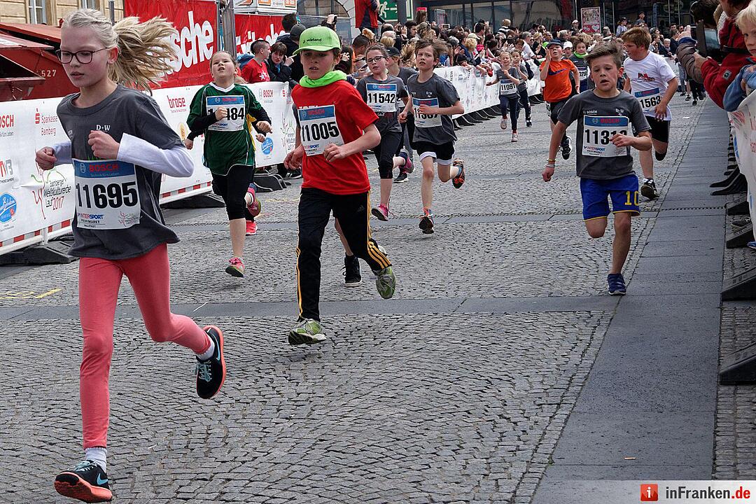 Weltkulturerbelauf 2017 in Bamberg: Der Zieleinlauf am Maxplatz