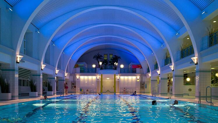 Bayreuth: Stadtbad muss f&uuml;r unbestimmte Zeit schlie&szlig;en - "bittere Nachrichten f&uuml;r alle Badeg&auml;ste"