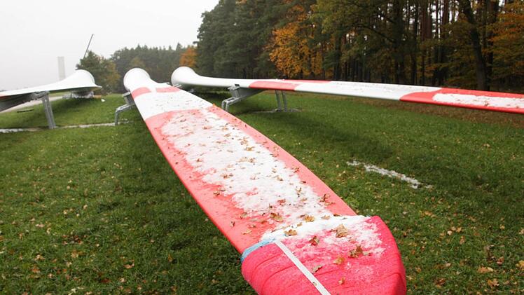 Die Energiewende ist in Mühlhausen schon angekommen. Über 50 Meter sind die Rotorblätter lang, die hier bald Strom liefern.  Fotos: Andreas Dorsch