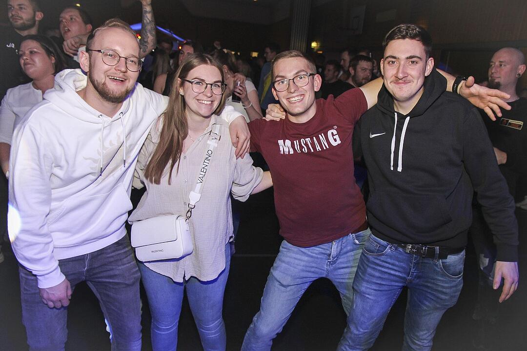 Mit vielen Party-Songs der 80er & 90er und Rock-Pop Klassikern