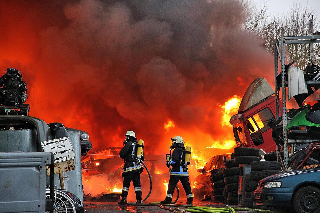 Brand in Recyclingfirma in Maßbach