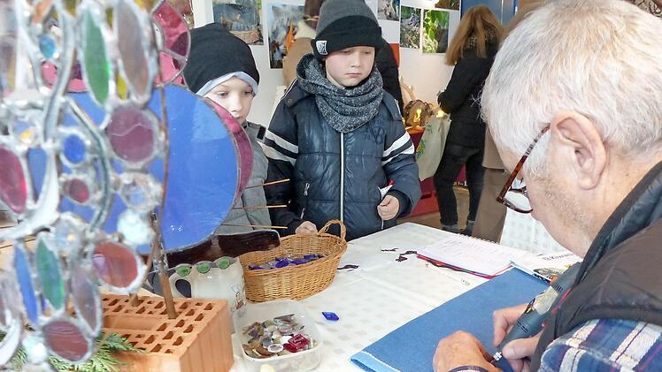 In der Waaggasse k&ouml;nnen die Besucher den Kunsthandwerkern bei deren Arbeit zuschauen. Foto: Jutta Lange