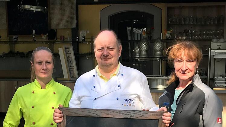 "Vergessen Sie es. Es wird keine Biergärten mehr geben." Thomas Dauenhauer mit Tochter Laura-Sofie Dauenhauer-Fritz und Frau Eva-Maria Dauenhauer.  Dauenhauer