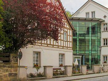 Im Bürgerhospital sollen die Lichter nicht ausgehen: Die Stadt will einen anderen Betreiber für das Altenheim suchen. Foto: Anna-Lena Deuerling