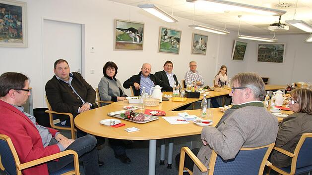 Zu einer gemeinsamen Brotzeit trafen sich Kulmbacher Landwirte mit der Rundschau-Redaktion. Sie sprachen &uuml;ber aktuelle Themen, die die Bauern bewegen. Foto: Dagmar Besand