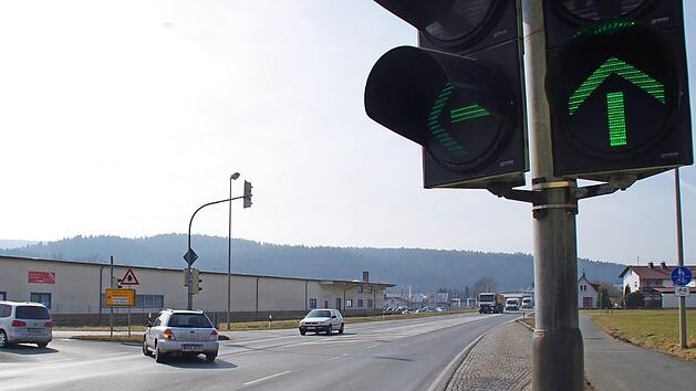 Gr&uuml;nes Licht: Das neue Angebot in Kronach w&uuml;rde die Industriestra&szlig;e und die Kreuzung in Ruppen nicht &uuml;berbelasten, wie es der urspr&uuml;nglich von Rewe an der B&nbsp;173 angedachte Bauplatz (rechts) getan h&auml;tte.