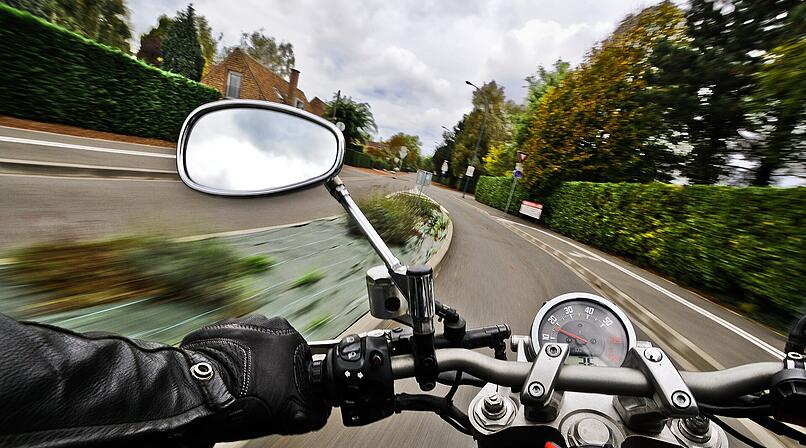Verkehrsunfall mit schwerverletzem Motorradfahrer im Kreis N&uuml;rnberger Land