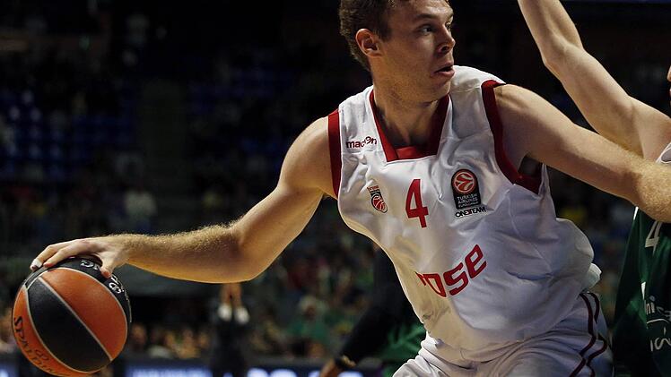 Auf einen überragenden Effektivitätswert von 37 kam Bambergs Nicolo Melli. Der Italiener kam gegen seine Landsleute auf 26 Punkte bei einer Trefferquote von 77 Prozent (davon drei von drei Dreiern), fischte sich acht Rebounds von den Brettern, traf alle drei Freiwurfversuche, gab vier Assists, klaute dem Gegner dreimal den Ball und blockte einen Wurf der Gastgeber. Nur zwei Ballverluste der insgesamt 21 seines Teams gingen auf Mellis Konto. Foto: Archiv EPA/Jorge Zapata