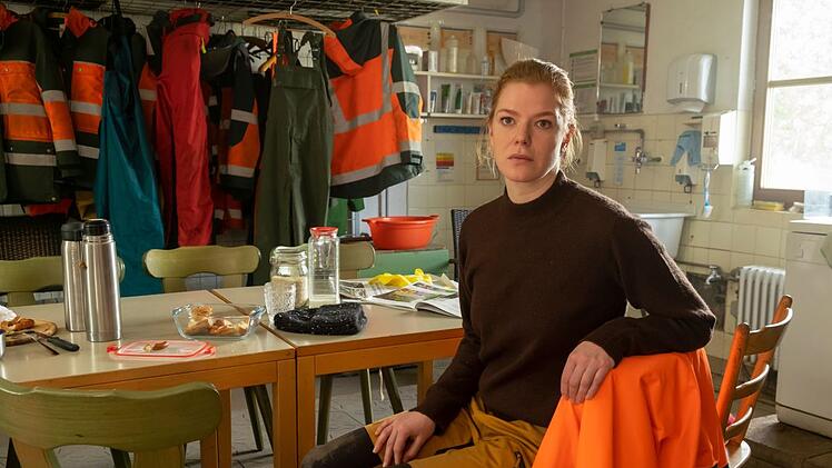 Die Botanikerin Heike Halbritter (Magdalena Wiedenhofer) leitet das Team, in dem die ermordete Miriam arbeitete. Sie soll ihr Drohnachrichten geschickt haben. Doch ist sie auch ihre Mörderin?