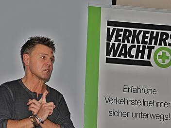 Der Leiter des Projektes "Könner durch Er-Fahrung", Stefan Scherrer von der Polizei-Inspektion Haßfurt, ruft dazu auf, dass junge Fahranfänger an dieser Aktion teilnehmen sollten.Helmut Will
