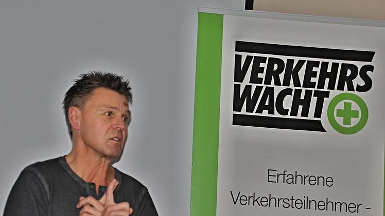Der Leiter des Projektes "Könner durch Er-Fahrung", Stefan Scherrer von der Polizei-Inspektion Haßfurt, ruft dazu auf, dass junge Fahranfänger an dieser Aktion teilnehmen sollten.Helmut Will