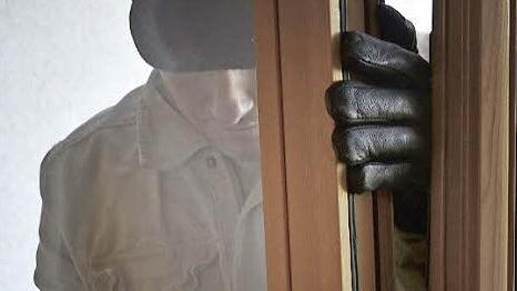 Eingebrochen wird meist über leicht erreichbare Fenster und Wohnungs- bzw. Fenstertüren.  Foto: Polizeiliche Kriminalprävention