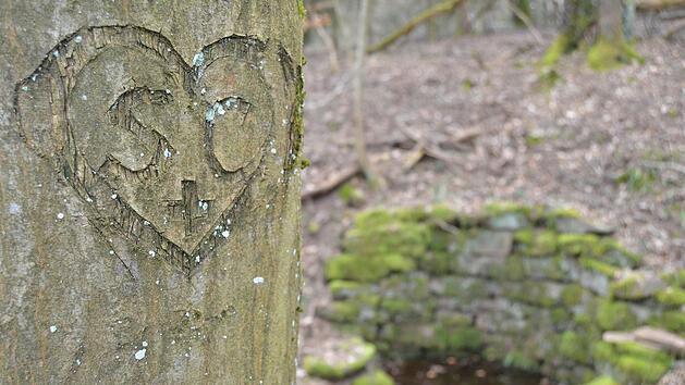 Ein Herz f&uuml;r die Heimat: Im Markt Burkardroth bem&uuml;hen sich die B&uuml;rger um die Geschichte. Foto: Johannes Schlereth