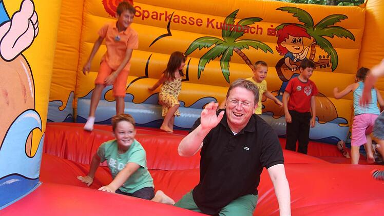 Hilfe, holt mich hier raus", lacht Oberbürgermeister Henry Schramm.