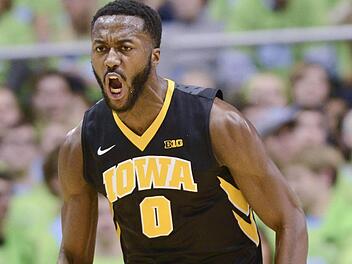 Muskelbepackt und emotionsgeladen: Gabriel Olaseni soll für die Bamberger am Brett aufräumen. Foto: imago