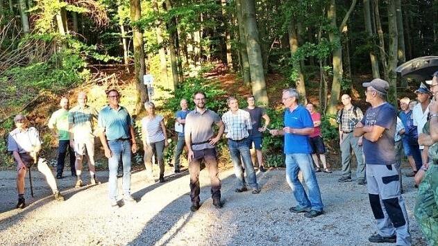 Die Waldbesitzer trafen sich bei Rettern.  Foto: Mathias Erlwein