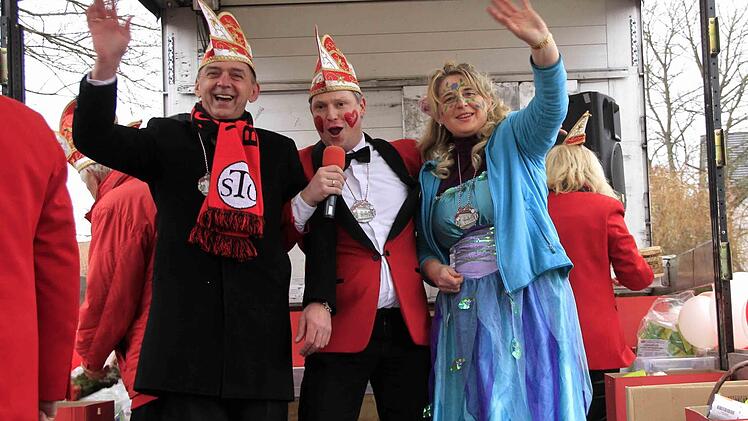 Impressionen vom Faschingsumzug der Weisendorfer Blummazupfer. Foto: Richard Sänger