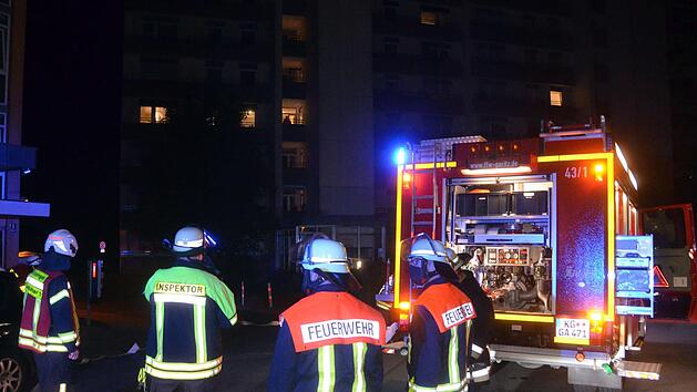 Den ersten eintreffenden Feuerwehrleuten schlug im Treppenhaus schon Brandgeruch entgegen. Peter Rauch