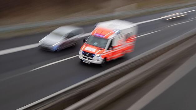 Streit auf A73 bei F&uuml;rth: Autofahrer pr&uuml;geln sich auf Standstreifen