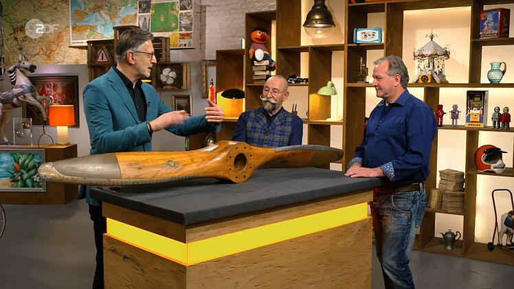 Den Holzpropeller hatte Uwe aus Bonn f&uuml;r 100 Euro gekauft, doch wollte er nun 1.500 Euro daf&uuml;r.