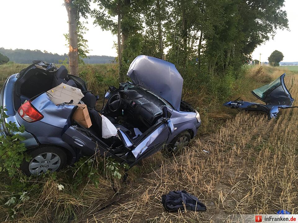Tödlicher Verkehrsunfall auf der B2 bei Schwabach