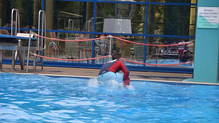 Wassertag beim Jugendfestival YouCo im Aquaria Freibad in CoburgFoto: Ronald Rinklef