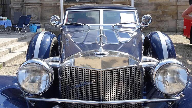 Impressionen vom 15. Coburger Old- und Youngtimertreffen auf dem Schlossplatz.Foto: Jochen Berger