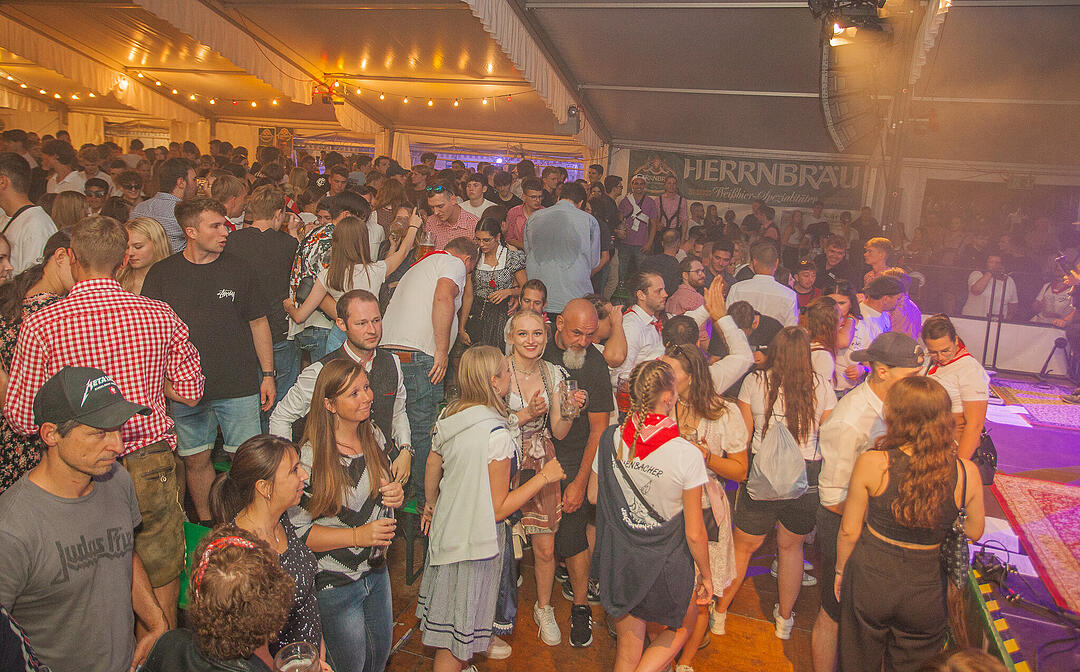 Ausgelassene Stimmung mit rocKing und Tasty 7.