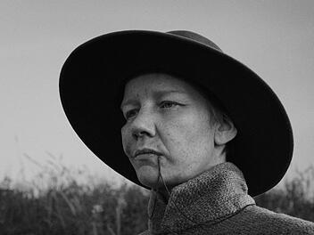 "Rose" Sandra Hüller wurde bei der Berlinale für ihre Darbietung in "Rose" mit einem Silbernen Bären als beste Hauptdarstellerin ausgezeichnet.
