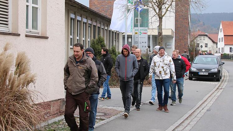 Eindrücke rund um die Betriebsversammlung im Schaeffler-Werk Elfershausen. Foto: Ralf Ruppert