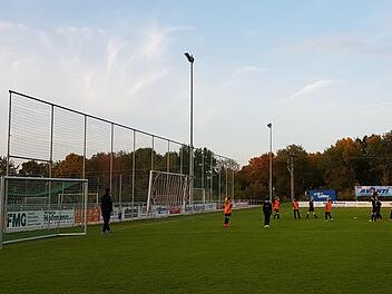 Der FC Sand erneuert seine beiden Flutlichtanlagen auf dem Kunstrasenplatz und dem Trainingsplatz. Hierzu bewilligte der Gemeinderat einen Zuschuss in Höhe von 15 Prozent der Gesamtkosten, die sich nach einer Schätzung auf 84 355 Euro belaufen.  Christian Licha
