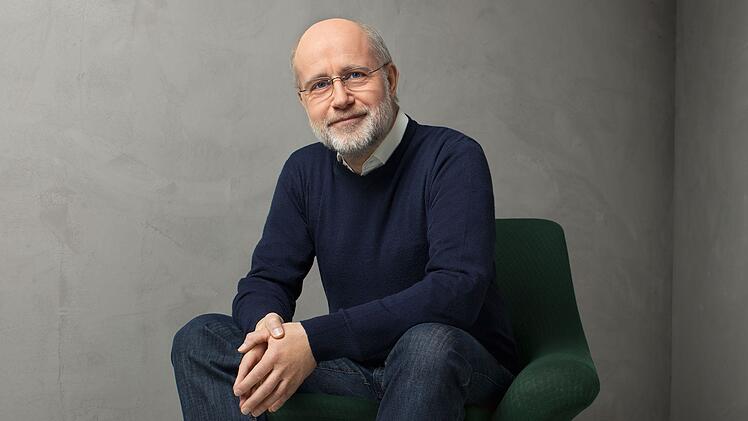 "Es ist besser für die Gesellschaft, wenn wir uns in den Wissenschaften diese politische Naivität bewahren", glaubt Professor Harald Lesch.