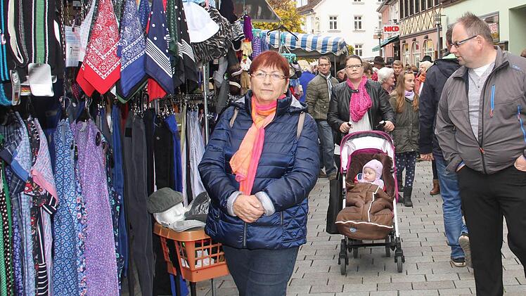 Beim zweiten verkaufsoffenen Sonntag in diesem Herbst herrschte gestern in der Bahnhofstraße zeitweise dichtes Gedränge.